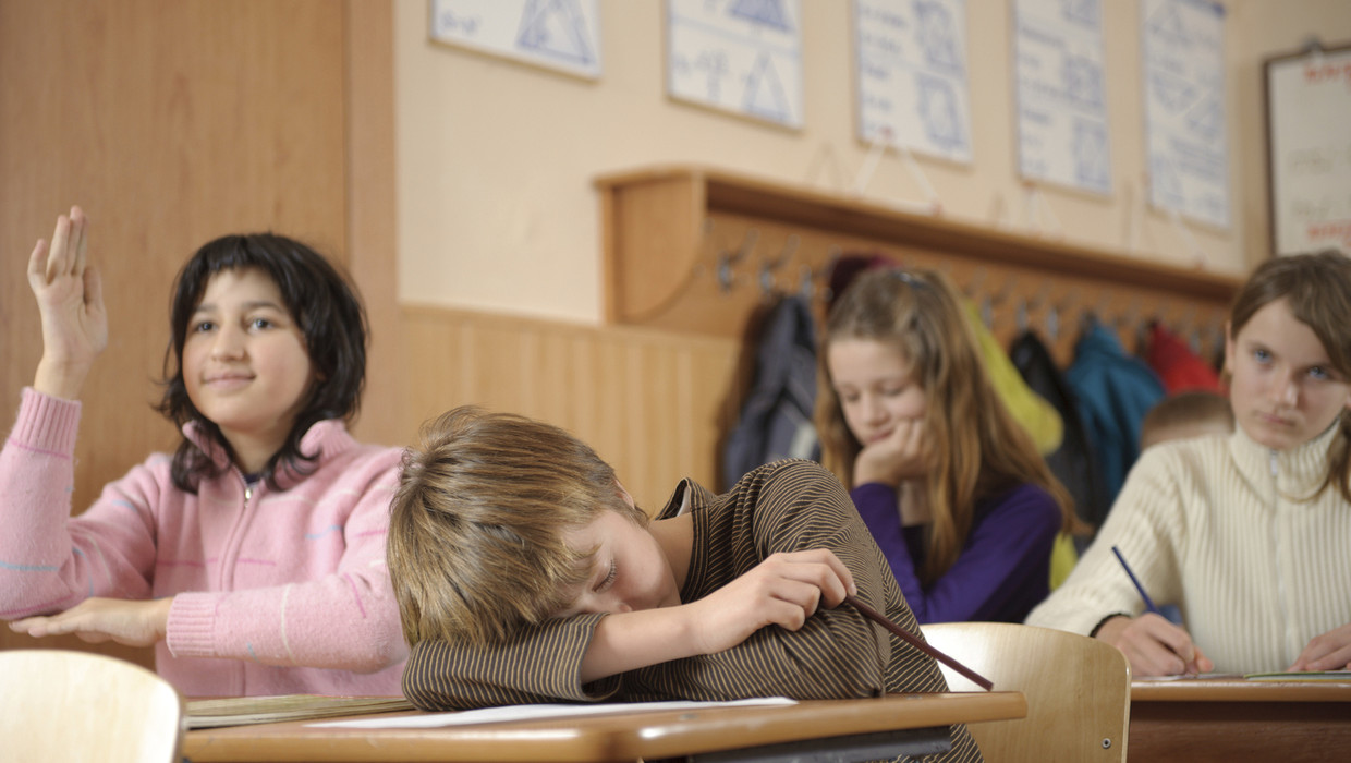 Tiener Voelt School Als Nachtdienst Trouw