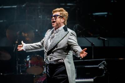 Na Engelse titel krijgt Elton John ook hoogste Franse onderscheiding
