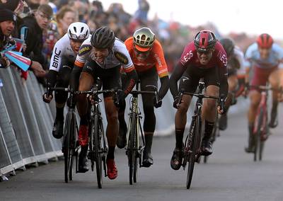 Asselman raakt leiderstrui kwijt in Ronde van Yorkshire