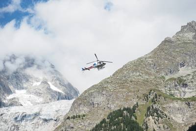 Doden na botsing vliegtuig en helikopter boven Alpen