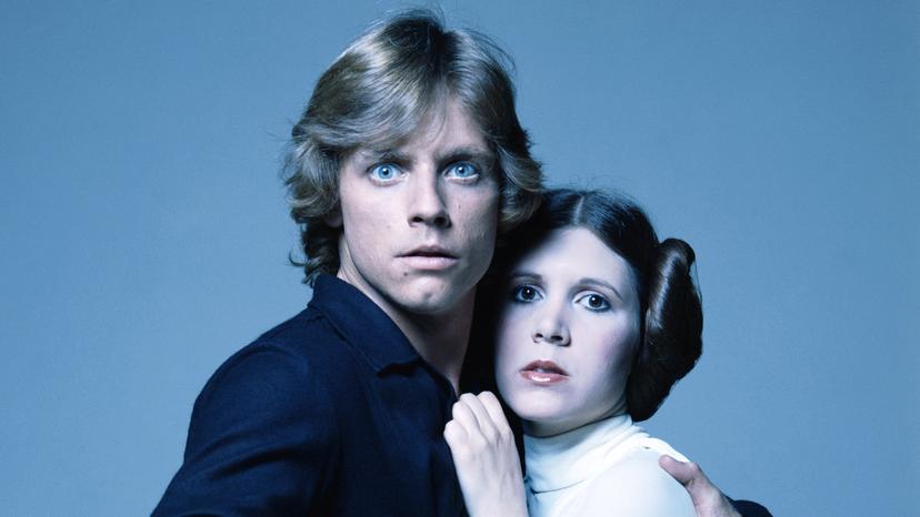 Mark Hamill en Carrie Fisher als Luke en Leia Skywalker
