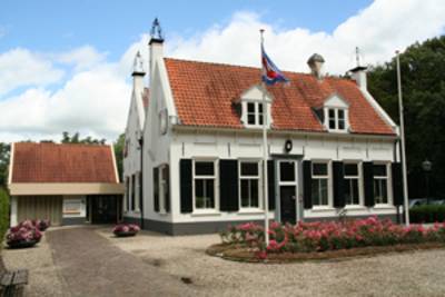 Besluit over gemeentehuis Renswoude nabij