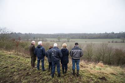 Bewoners doen zelf onderzoek 
naar vervuilde 'Bult'  Wekerom