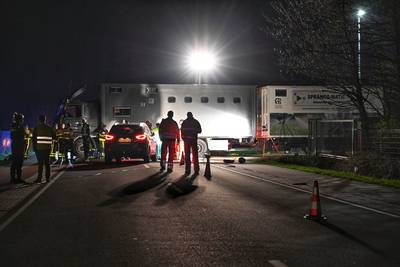 Motorrijder en passagier overleden bij ernstige botsing met vrachtwagen in Brabant