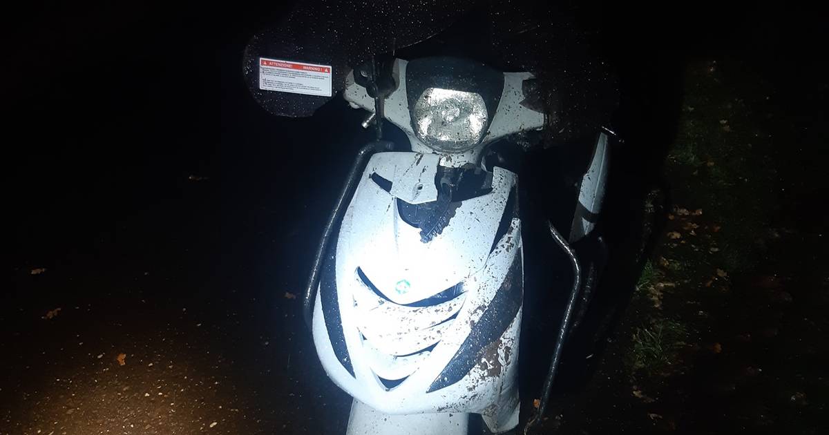Aanrijding met scooter in Elburg: automobilist rijdt door.