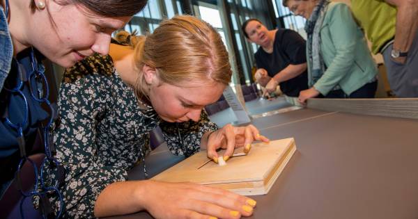 Frustrerende puzzels kweken in Opheusden meer begrip voor mensen met autisme