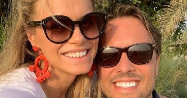 Nicolette van Dam overrompeld met honderden rode ...