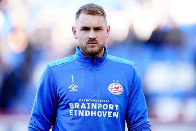 'Bankzitter’ Zoet verdwijnt in spelersbus: ‘Vond ik verstandig’
