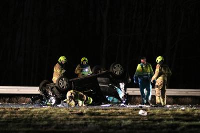 Auto belandt op de kop op A1 bij Voorthuizen: vrouw (36) overleden