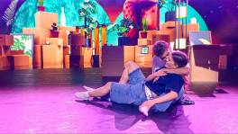 Bloeit daar iets moois? Jongste duo moet ‘puppy love’ tonen op de ...