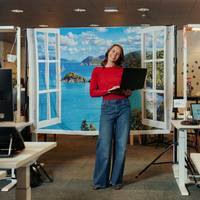 Meer werknemers kiezen voor een ‘workation’: ‘Ik kan even ontsnappen zonder mijn vakantiedagen op te souperen’