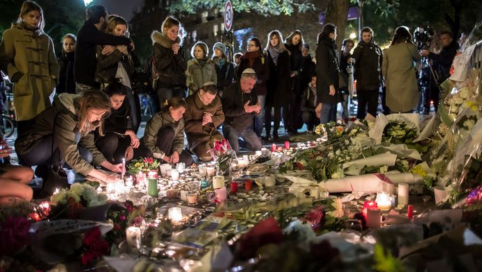 Muziekwereld Reageert Geschokt Op Bloedbad In Bataclan Muzieknieuws Hln Be