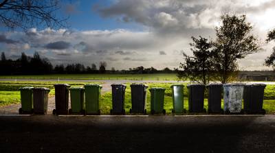 Gennep haalt afval eerder op door hitte, Land van Cuijk niet