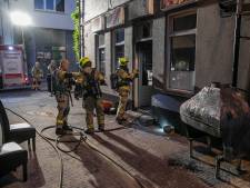 Kemal wil grillroom van zijn zwager redden na heftige brand: ‘Er moet zoveel gebeuren’