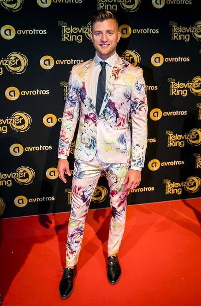 Jan gaat helemaal Sound of Music en Lisa ontbijt met Gin Tonic