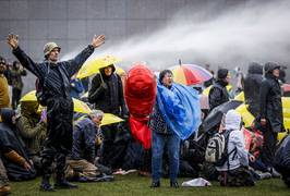 Ruim driehonderd betogers aangehouden tijdens demonstratie Museumplein 