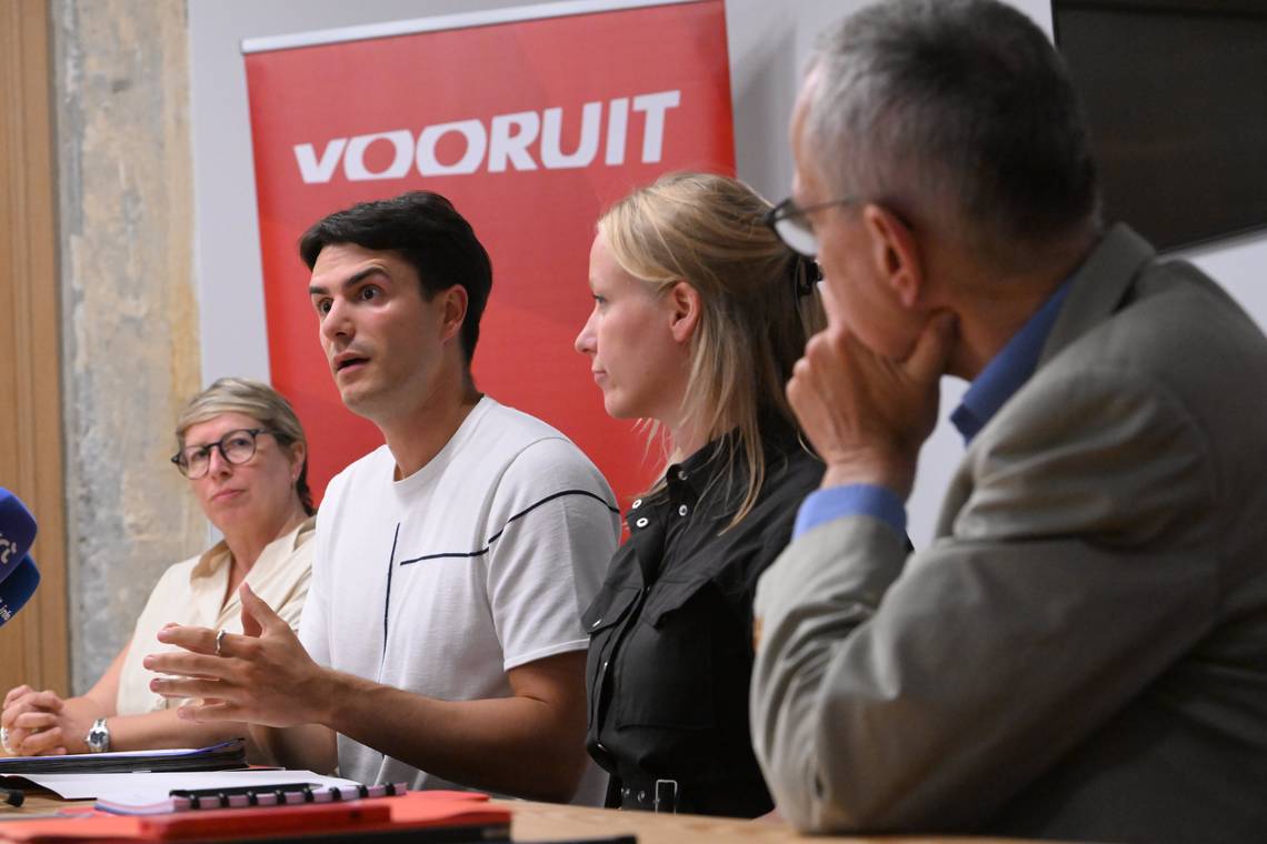Vooruit roept N-VA en cd&v op ‘met drie aan tafel te gaan zitten’ en wil nog voor lokale verkiezingen Vlaams regeerakkoord