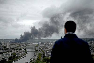 Incendie d'une usine chimique à Rouen: le feu est éteint