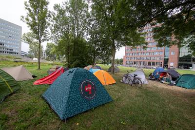 Kamperen bij universiteit Wageningen om discussie kamernood aan te zwengelen
