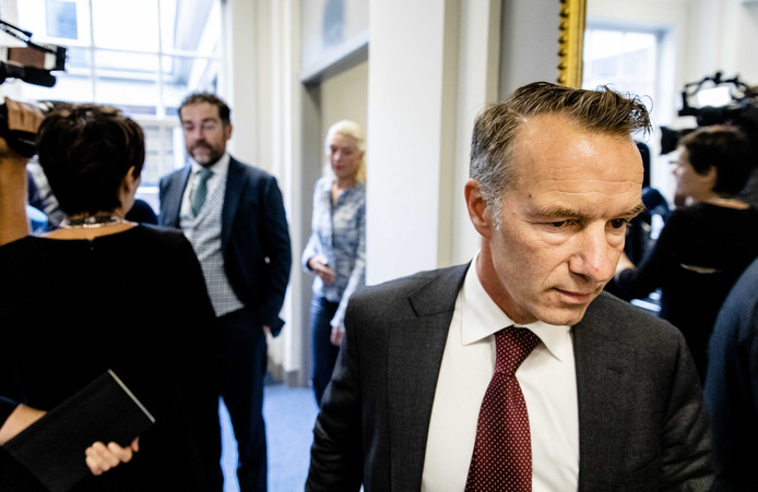 Klaas Dijkhoff (VVD) en Wybren van Haga (R) voorafgaand aan het fractieberaad