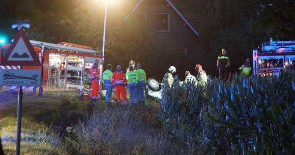 Automobiliste (63) overleden door botsing met trein op onbewaakte overweg bij Winterswijk - Tubantia
