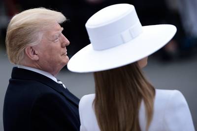 Het mysterie van Melania Trumps witte hoed
