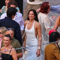 Inwoners Siciliaanse hoofdstad Palermo niet blij met driedaagse bruiloft zangeres Dua Lipa: ‘Not for sale’