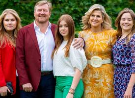 Exclusief: zó zag de zomerfotosessie bij de royals eruit