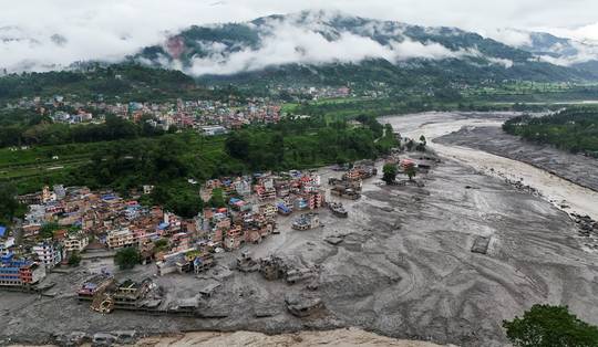 Geologische dienst VS: instorting van gletsjer veroorzaakte overstromingen in Nepal en Tibet • Minstens 165 doden