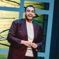 Zelf heeft Kharmach een hekel aan applaus maar voor deze sterke jaargang verdient hij het wel: 3 eindejaarsconferences doorgelicht