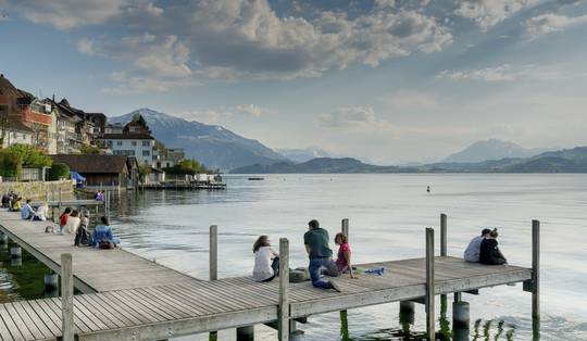 ‘Het is wereldbekend bij crypto-ondernemers, maar dat zie je dan ook’: wordt dit Zwitserse bergstadje het nieuwe Dubai?