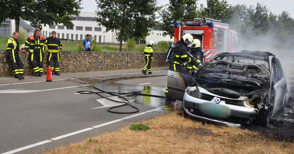 Pech: net gekochte auto vat vlam in Breda