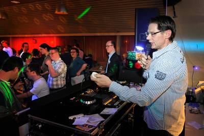 Feest op een scherm voor Hoshuuske Alverna