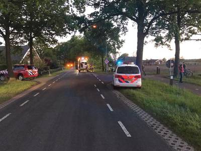 Zwaargewonde bij auto-ongeluk Sinderen, twee personen zijn er vandoor