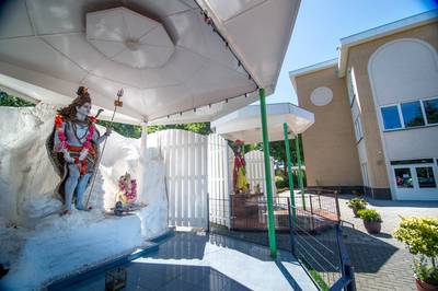 Politie krijgt ruim zeventig tips over zware mishandeling Wijchense priester