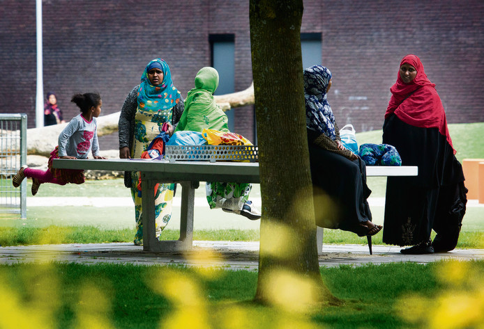 Archieffoto van Somaliërs in Tilburg. De vrouwen op de foto komen niet voor in dit verhaal.