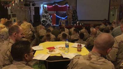 Soldaten vieren kerst in Afghanistan: Sky Radio en een pubquiz