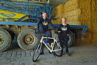 Echtpaar uit Nieuwerkerk Alpe op tegen kanker: ‘Als training wekelijks vol gas de Zeelandbrug op’
