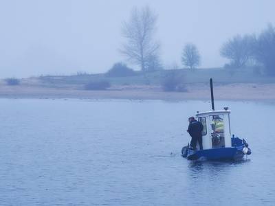 Hond zat vast, brandweer ontdekt groot visnet in Putmanskrib bij Herwen na grote paniek