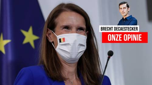 Onze opinie. Hoe langer Wilmès sprak, hoe meer we ernaar keken als naar de gemiddelde Belgische Songfestivalkandidaat: ongemakkelijk en beschaamd