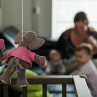 Adoptiewachtlijst loopt leeg, pleegzorg kraakt: wat verandert er als wensouders straks één traject volgen?