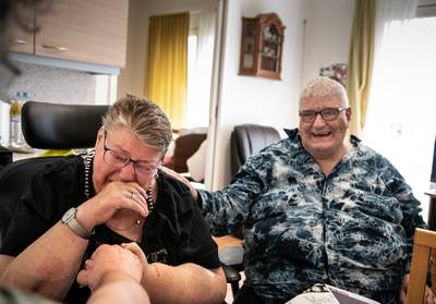 Gehandicapte Louise en Peter uit Beneden-Leeuwen krijgen toch rondvaart, met dank aan weldoener