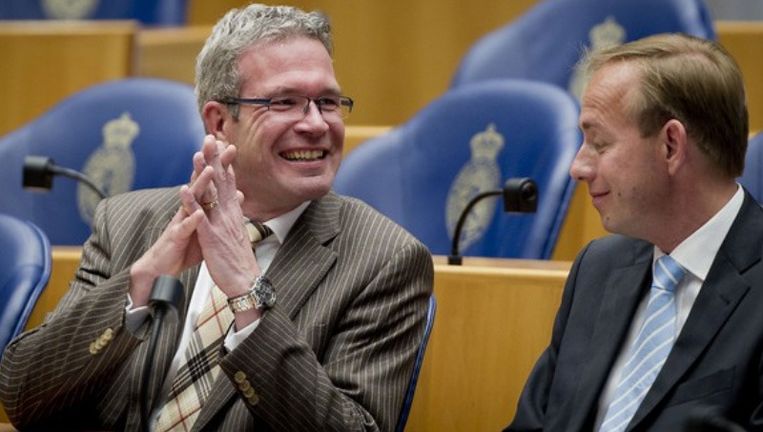 Elbert Dijkgraaf (L) in gesprek met SGP-fractievoorzitter Kees van der Staaij. ©ANP Beeld 
