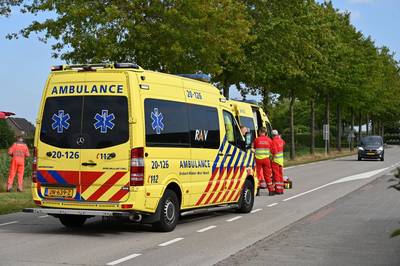 Fietser ernstig gewond bij botsing met vrachtwagen in Ulicoten op plek waar fietspad overgaat in rij