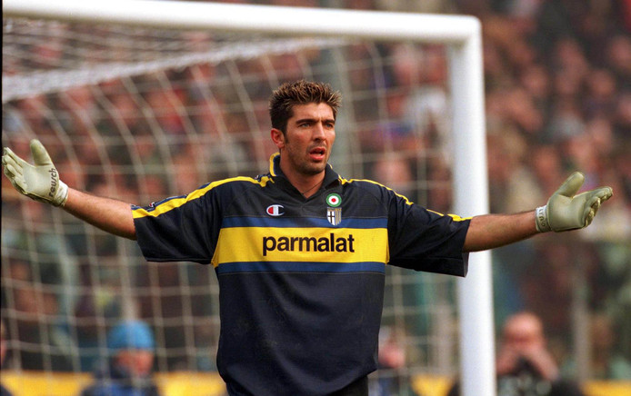 Gianluigi Buffon in het shirt van Parma, januari 2000.