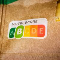 ‘Als olijfolie door calorieën maximaal een C kan krijgen, moeten we dat dan niet doortrekken bij chips?’: nutriscore onder vuur