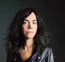 Lenny Peeters wint met debuutroman 'Dochter' debutantenprijs De Bronzen Uil