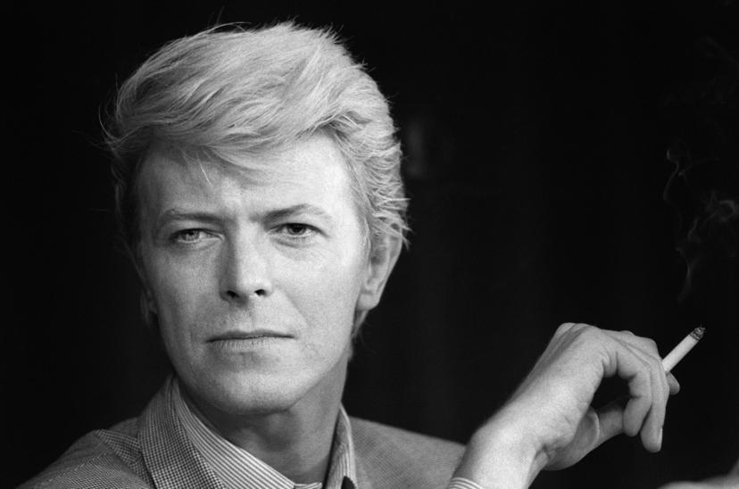 David Bowie met sigaret