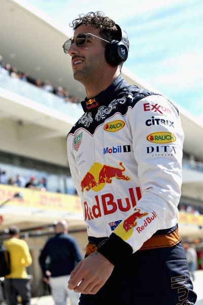 Ricciardo sloeg gat in muur: ‘Het lag weer aan de motor’