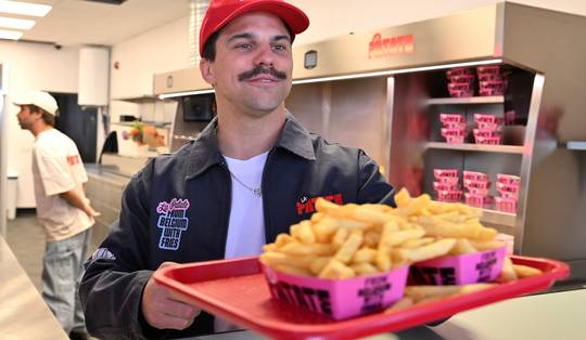 Average Rob vraagt fans om geld voor La Patate: 5,5 procent rente én gratis frieten, maar expert waarschuwt voor risico’s